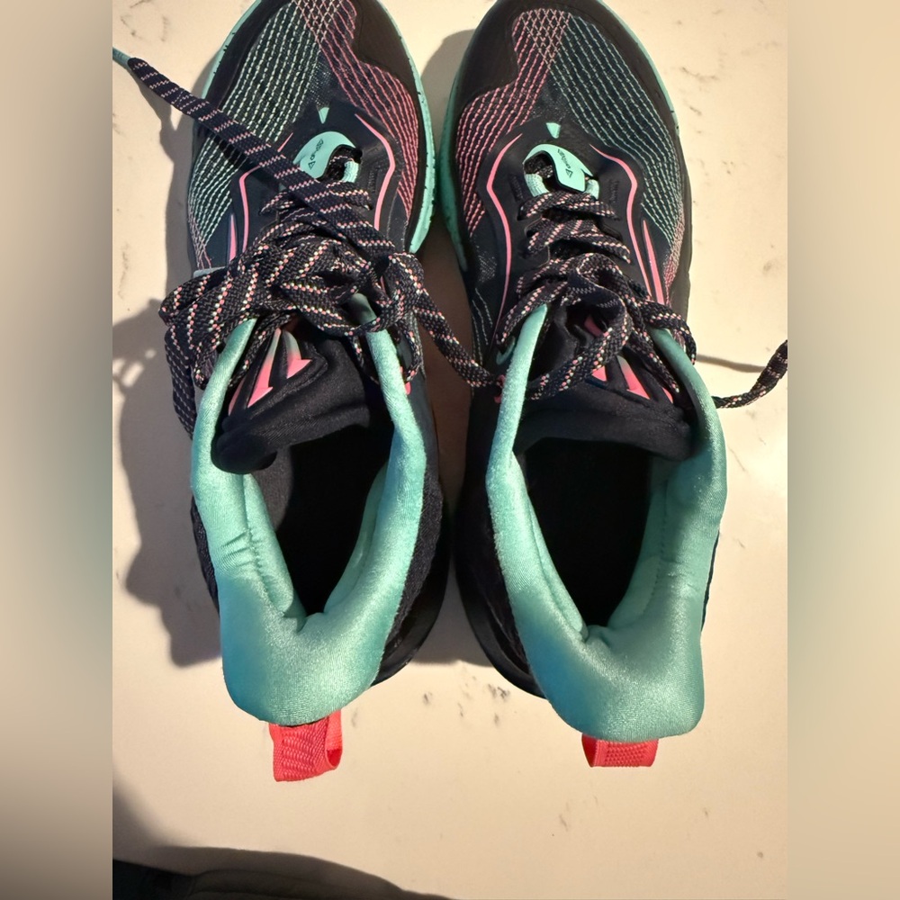 Men's Black and Teal Athletic Shoes - Picture 8 of 9